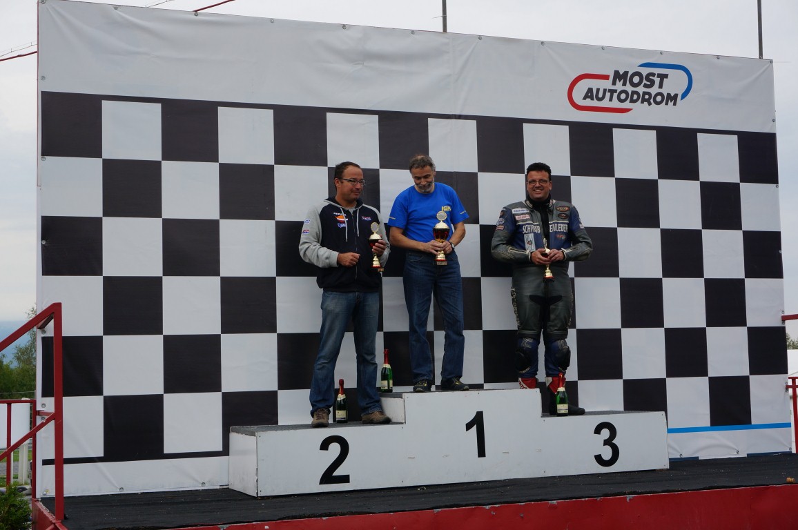 250cc Podest 1 Most alt